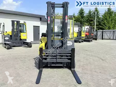 Многопосочен кар Combilift