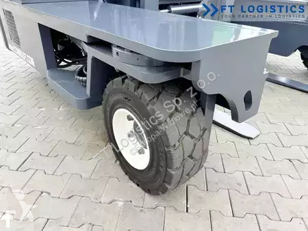 رافعة شوكية متعددة الاتجاهات Combilift