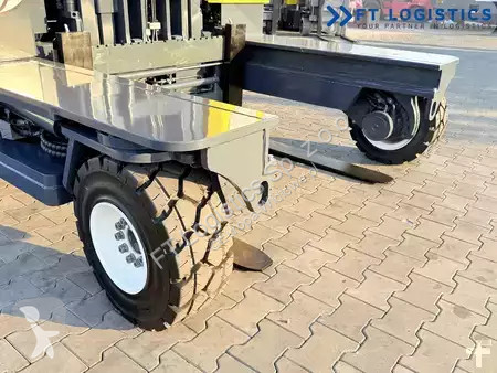 رافعة شوكية متعددة الاتجاهات Combilift