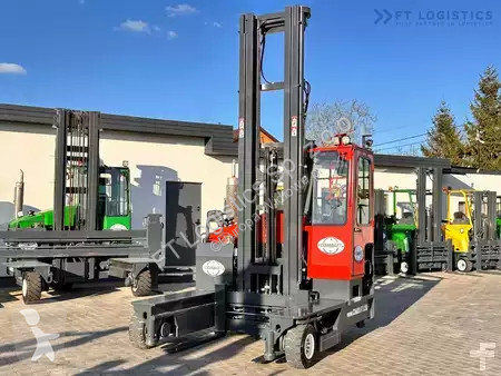 رافعة شوكية متعددة الاتجاهات Combilift