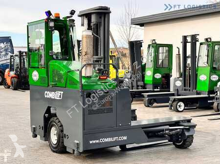 Empilhador multi direccional Combilift