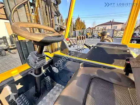 Štvorcestný vysokozdvižný vozík Combilift
