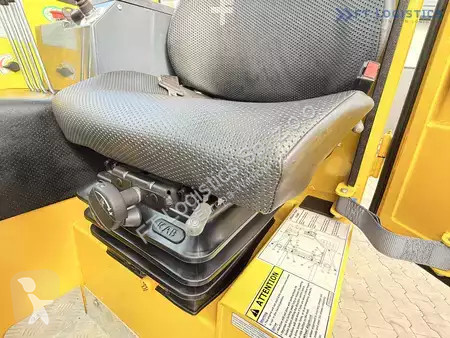 Štvorcestný vysokozdvižný vozík Combilift