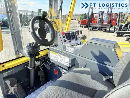 Štvorcestný vysokozdvižný vozík Combilift