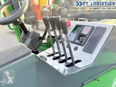 Štvorcestný vysokozdvižný vozík Combilift