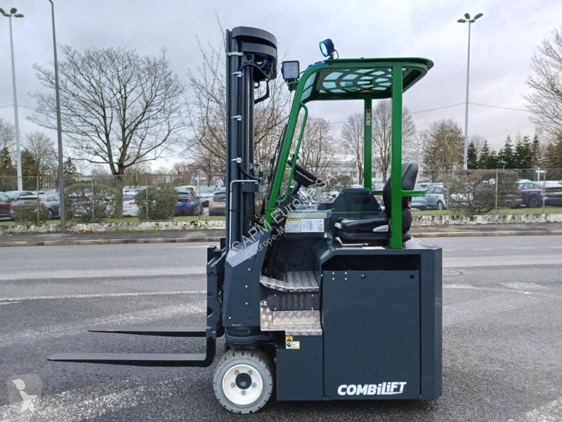 Empilhador multi direccional Combilift CBE3000