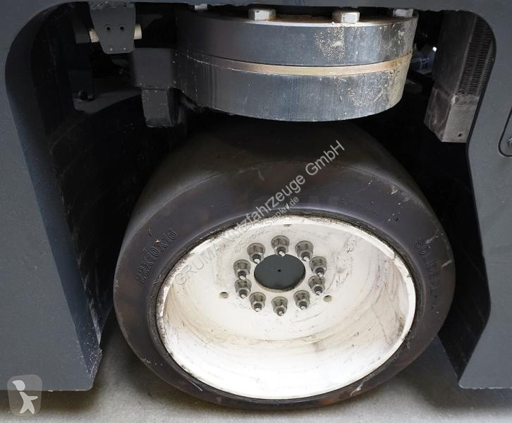 Stivuitor multidirectional Combilift CB2500LPG