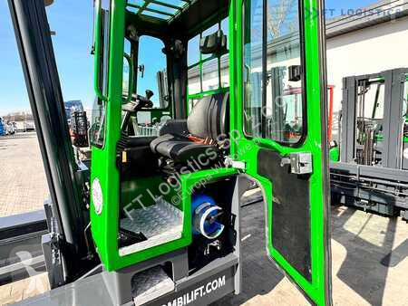 Stivuitor multidirectional Combilift