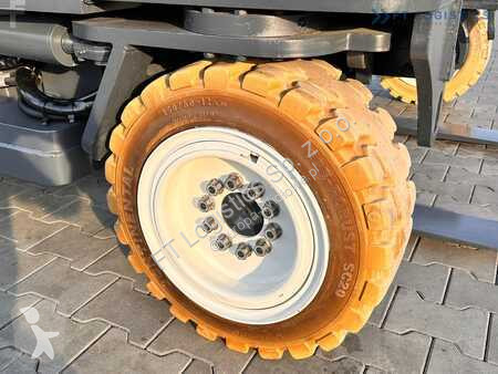 Stivuitor multidirectional Combilift