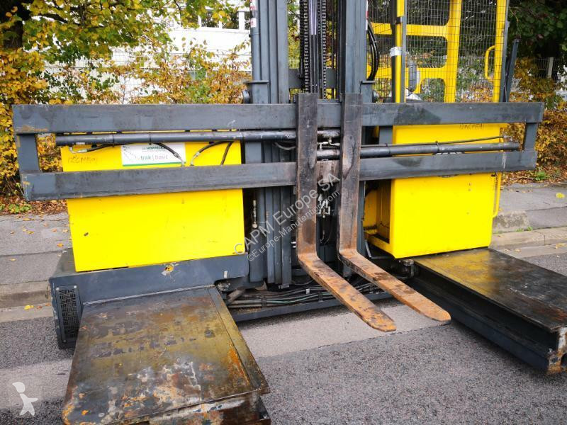 Empilhador multi direccional Combilift EST