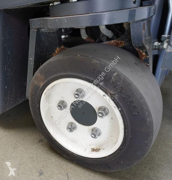 Stivuitor multidirectional Combilift CB2500LPG
