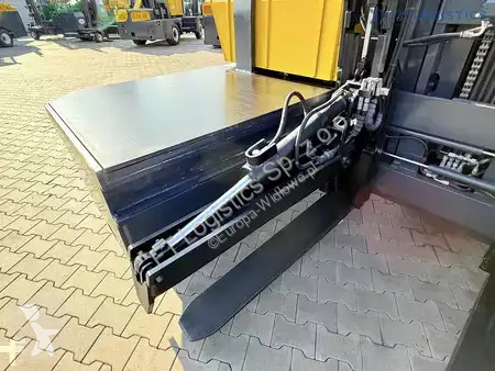 Štvorcestný vysokozdvižný vozík Combilift