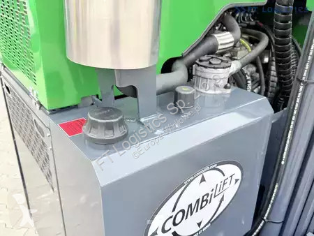 Štvorcestný vysokozdvižný vozík Combilift