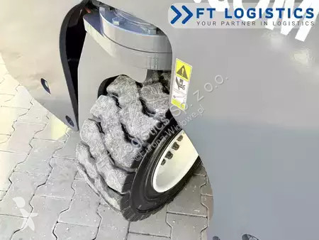 Štvorcestný vysokozdvižný vozík Combilift