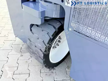 رافعة شوكية متعددة الاتجاهات Combilift
