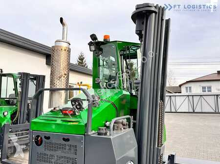 Empilhador multi direccional Combilift