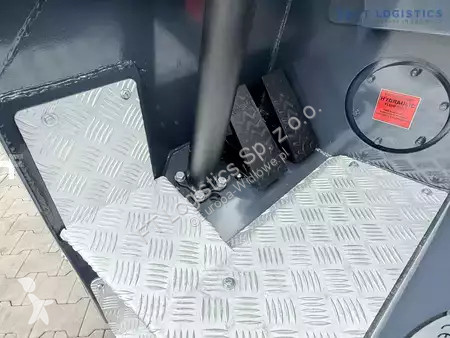 Štvorcestný vysokozdvižný vozík Combilift