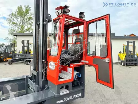 Štvorcestný vysokozdvižný vozík Combilift