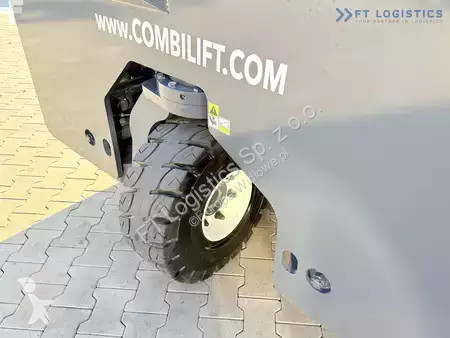Štvorcestný vysokozdvižný vozík Combilift