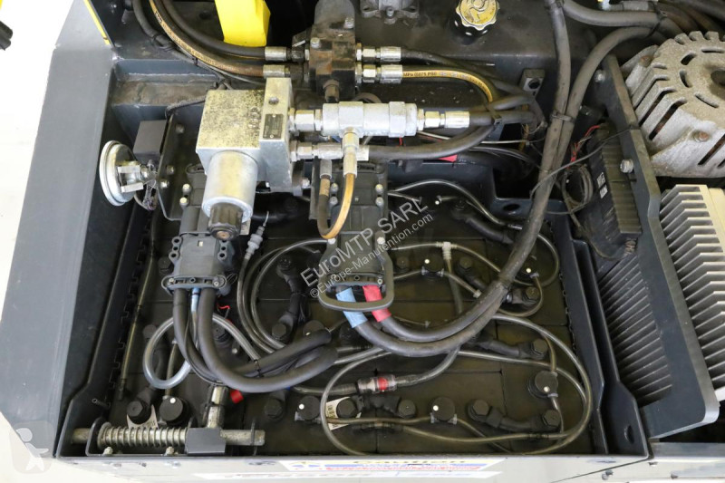 رافعة شوكية متعددة الاتجاهات Combilift  CBE-3000