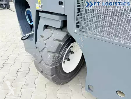 رافعة شوكية متعددة الاتجاهات Combilift
