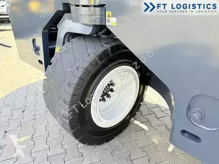 Многоходовой погрузчик Combilift