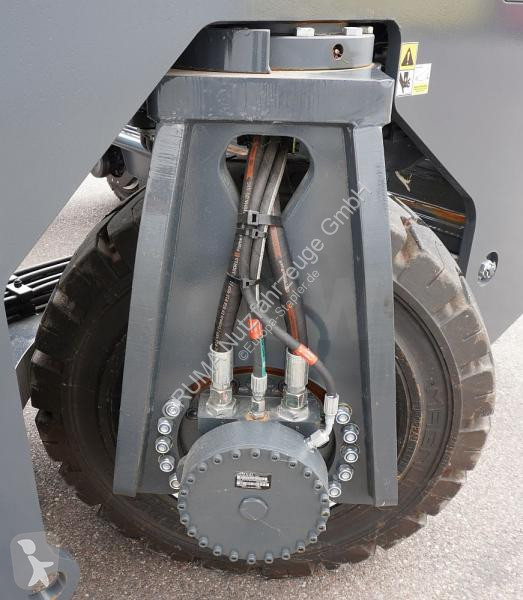 رافعة شوكية متعددة الاتجاهات Combilift