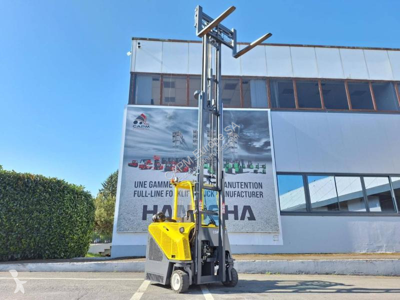 Empilhador multi direccional Combilift CB