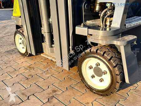Stivuitor multidirectional Combilift