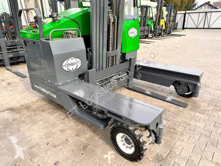 Empilhador multi direccional Combilift