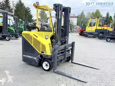 Štvorcestný vysokozdvižný vozík Combilift