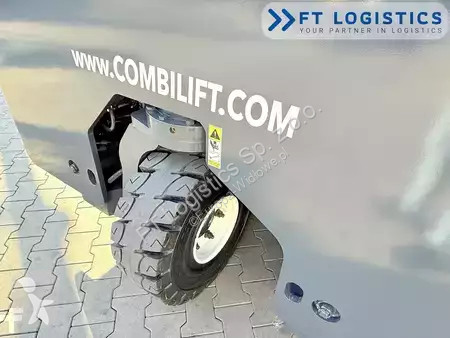 Štvorcestný vysokozdvižný vozík Combilift