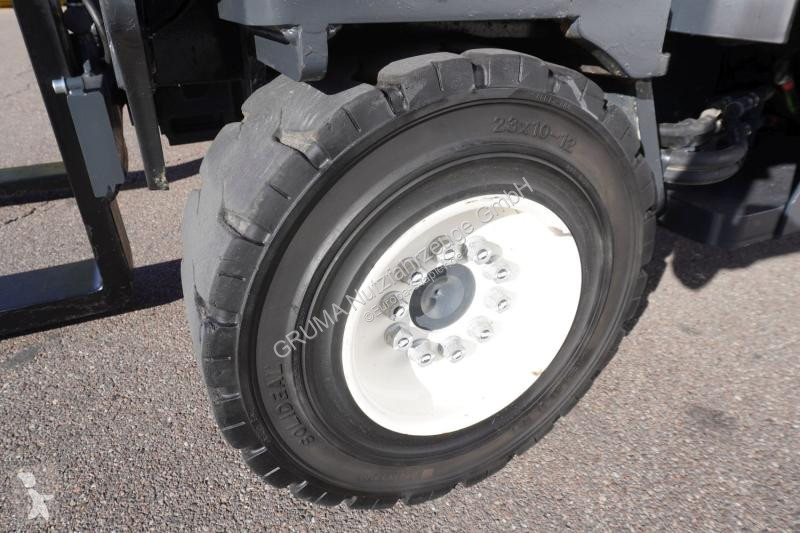 رافعة شوكية متعددة الاتجاهات Combilift