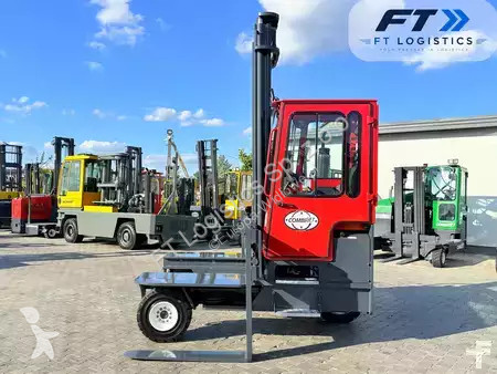 Stivuitor multidirectional Combilift