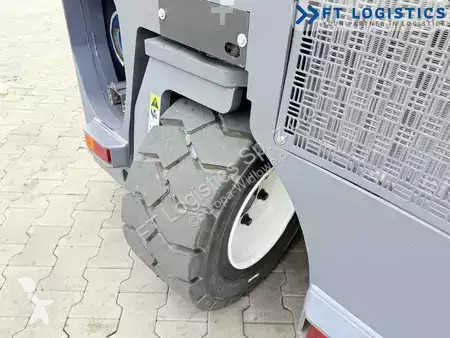 رافعة شوكية متعددة الاتجاهات Combilift