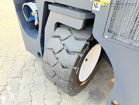 Stivuitor multidirectional Combilift