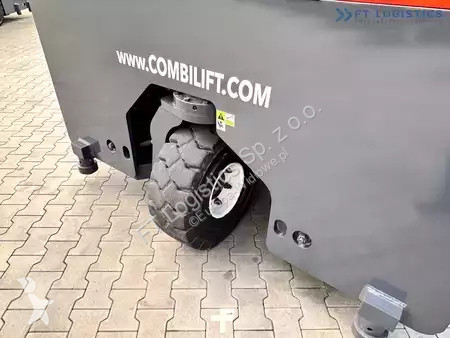 Štvorcestný vysokozdvižný vozík Combilift
