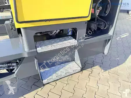 Štvorcestný vysokozdvižný vozík Combilift