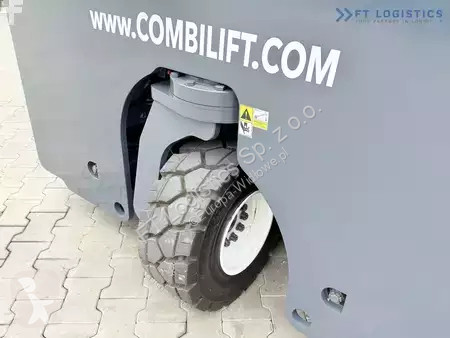 Štvorcestný vysokozdvižný vozík Combilift