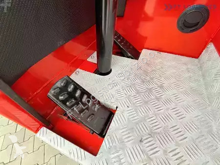 Štvorcestný vysokozdvižný vozík Combilift