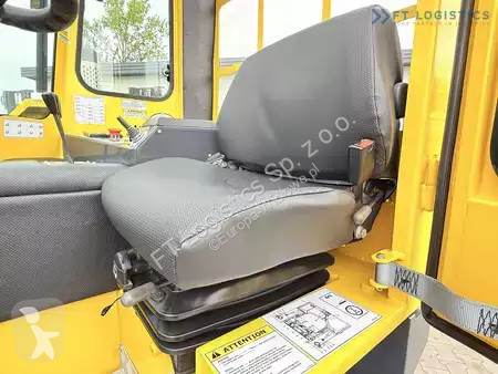 Štvorcestný vysokozdvižný vozík Combilift