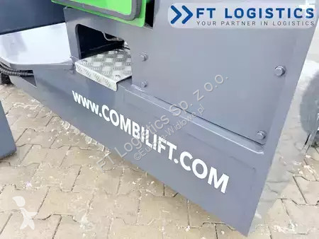 Štvorcestný vysokozdvižný vozík Combilift