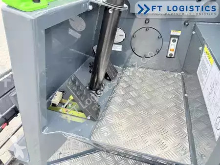 Štvorcestný vysokozdvižný vozík Combilift
