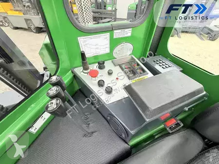 多向叉车 Combilift