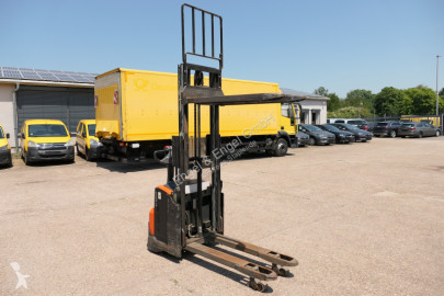 Chariot à mât rétractable BT