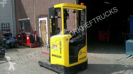 Chariot à mât rétractable Hyster