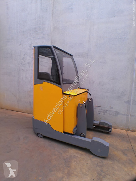 Chariot à mât rétractable Jungheinrich 830 DZ