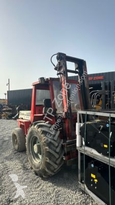 رافعة شوكية لجميع التضاريس Manitou