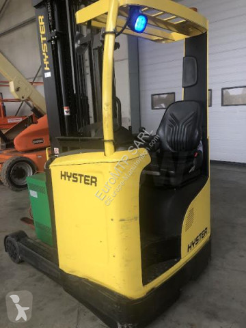 رافعة شوكية مع صاري قابل للسحب Hyster R1.4