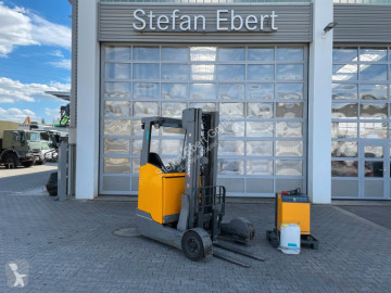 Vozík s výsuvným zdvihacím zařízením Jungheinrich